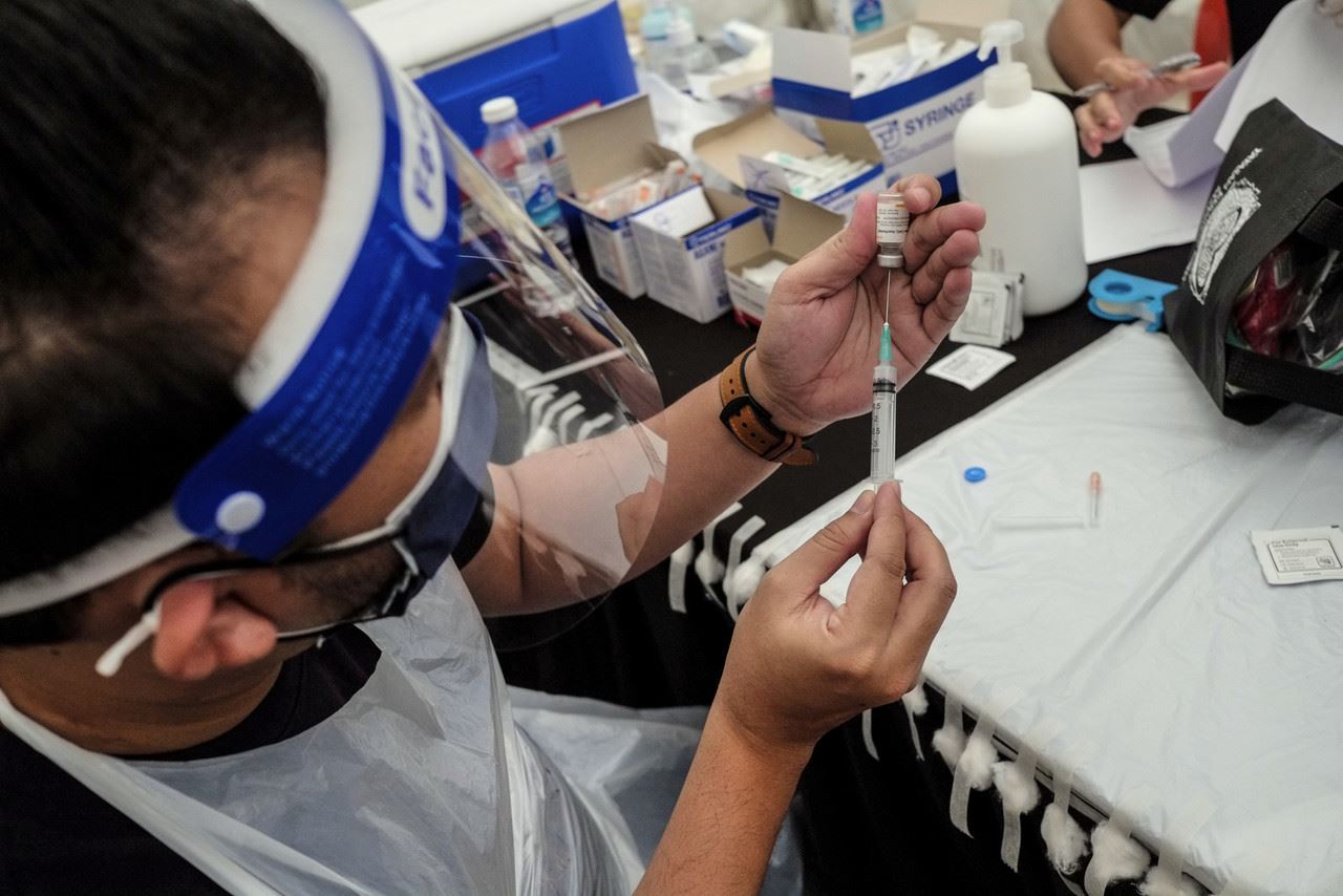 kerajaan bakal umum kelonggaran kepada penerima dua dos vaksin covid-19 selepas aidiladha