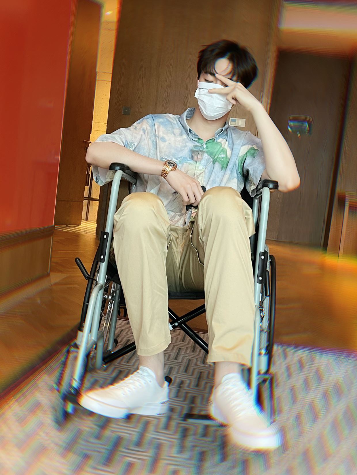 暂时退出综艺节目❗️陈立农腿部受伤：真的很痛💔