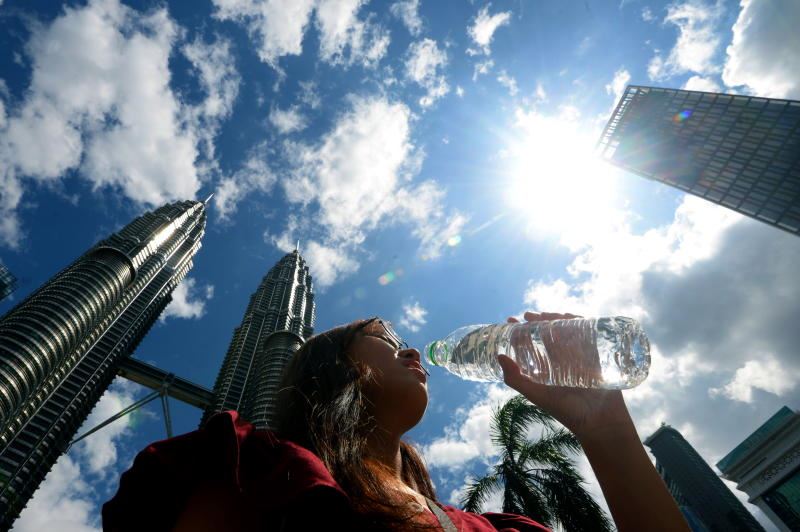 metmalaysia says malaysia will experience hot weather until mid-september