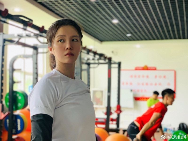 爆红美女「中国水球女队长」真实面貌曝光！网友直呼崩溃