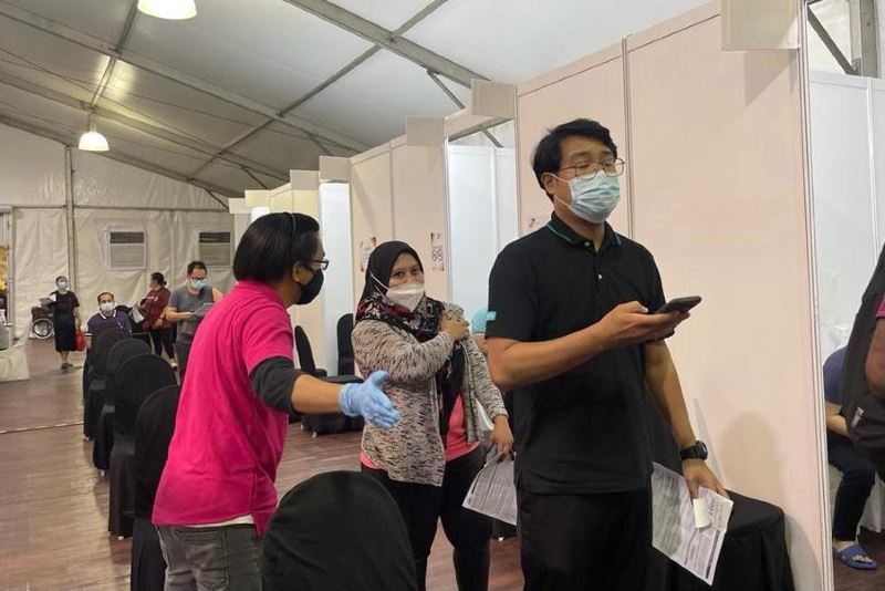 astro’s talents and staff band together to volunteer at bukit jalil stadium vaccination centre!
