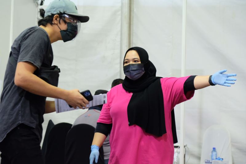 astro’s talents and staff band together to volunteer at bukit jalil stadium vaccination centre!