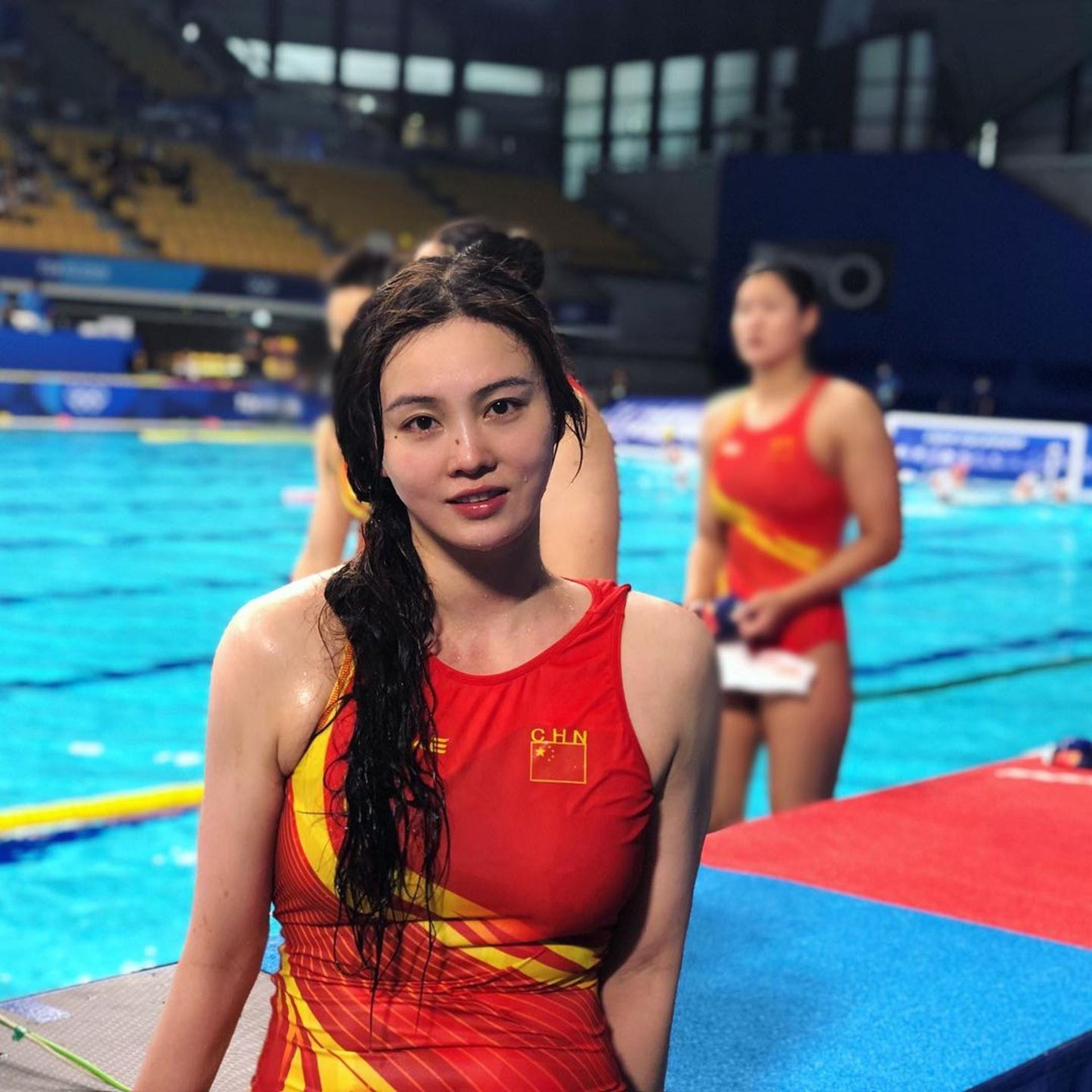 爆红美女「中国水球女队长」真实面貌曝光！网友直呼崩溃