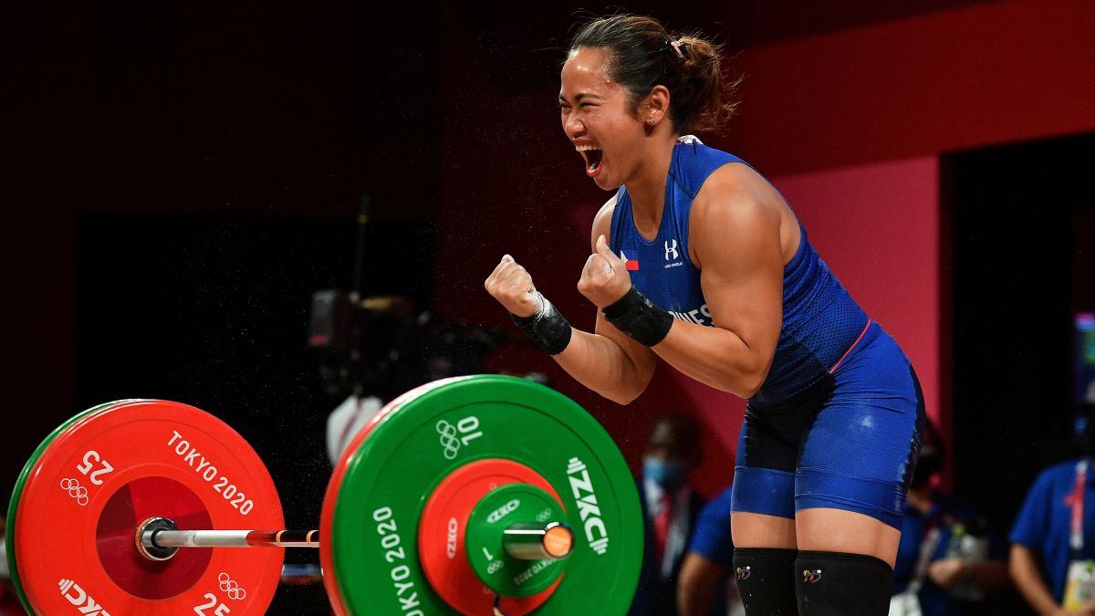 malaysia-trained weightlifter wins philippines’ first ever gold at the olympics