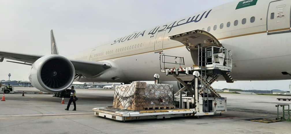 bantuan perubatan covid-19 hasil sumbangan kerajaan arab saudi tiba di malaysia