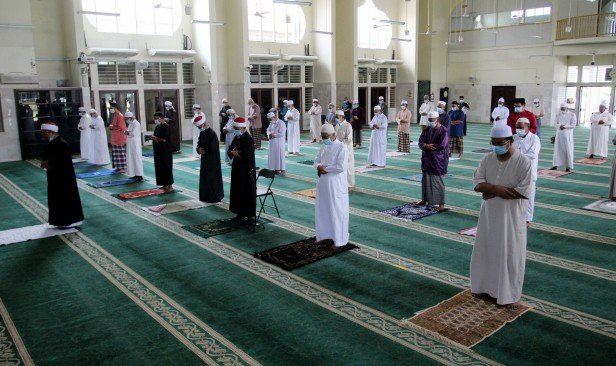 masjid dan surau tingkat sop solat sepanjang ‘total lockdown’, aktiviti imarah ditangguh