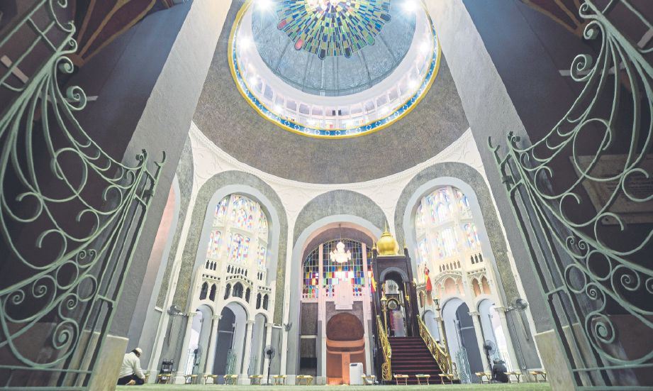 masjid dan surau tingkat sop solat sepanjang ‘total lockdown’, aktiviti imarah ditangguh