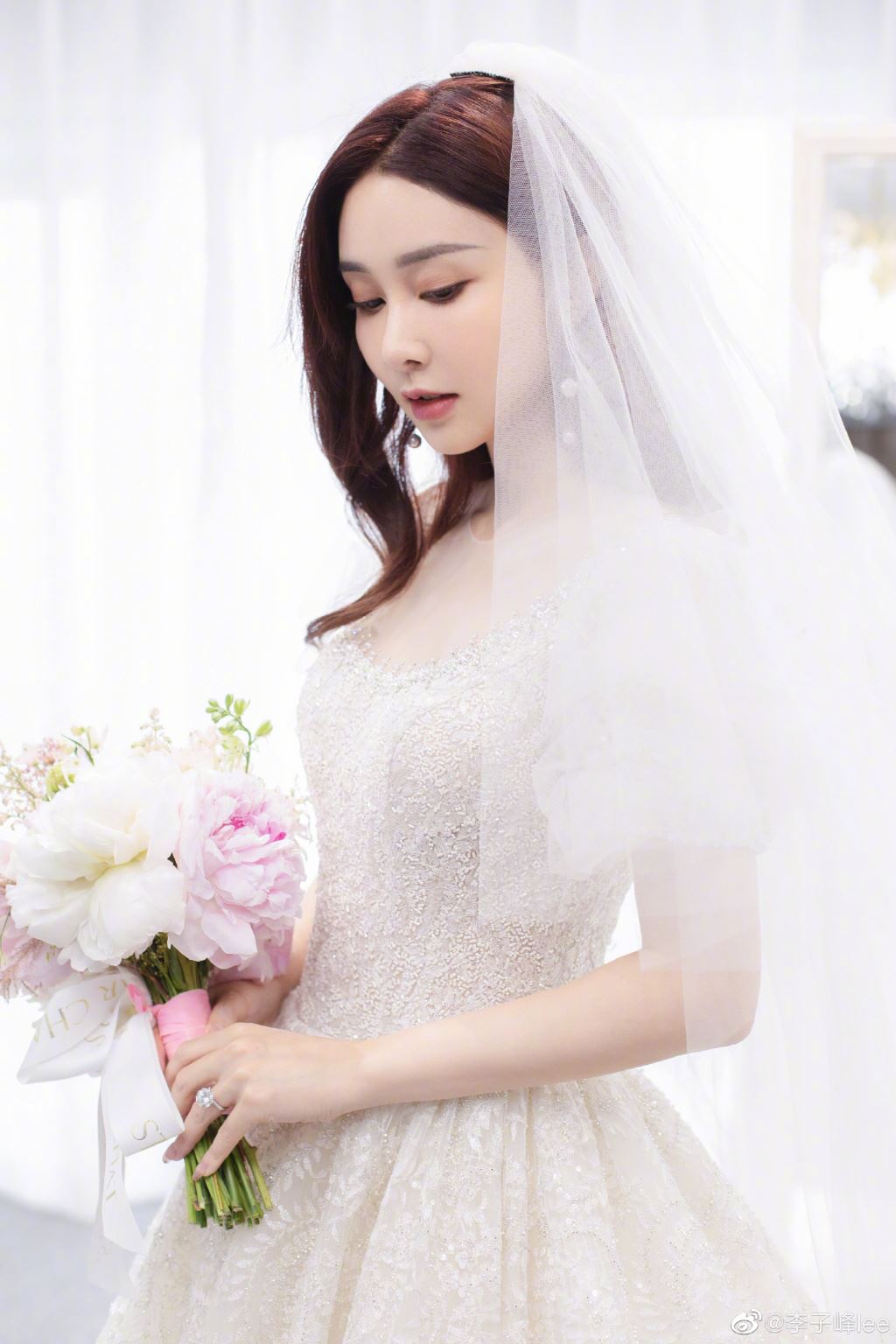 李子峰成功向女友求婚❗️晒唯美婚纱照甜度爆表❤️