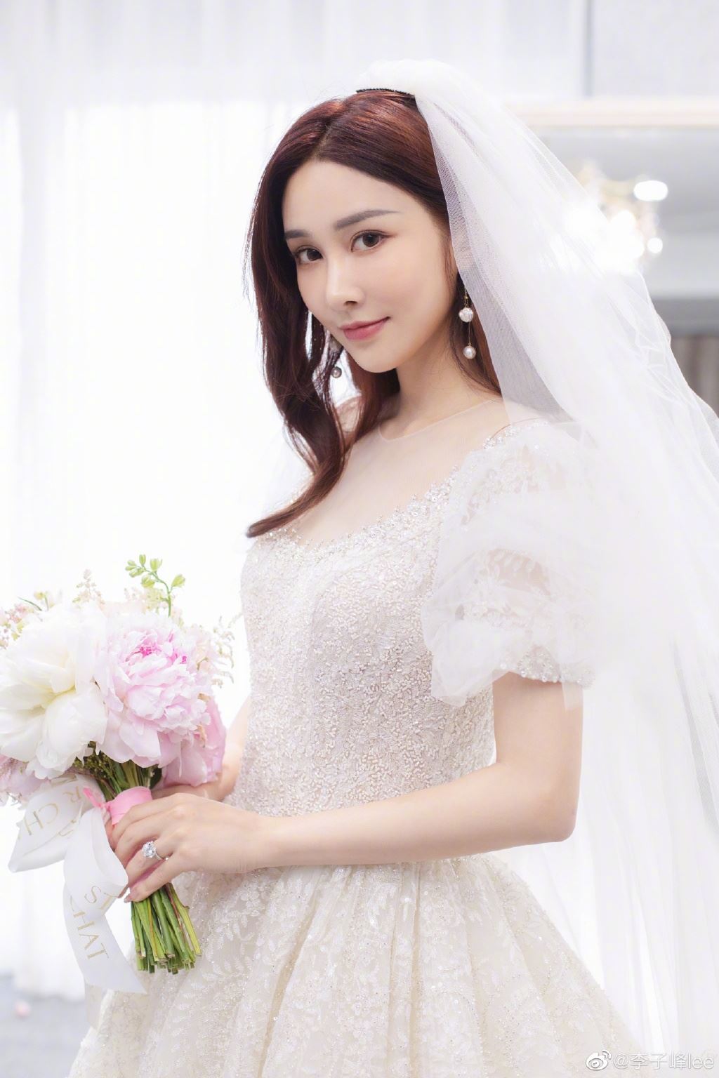李子峰成功向女友求婚❗️晒唯美婚纱照甜度爆表❤️