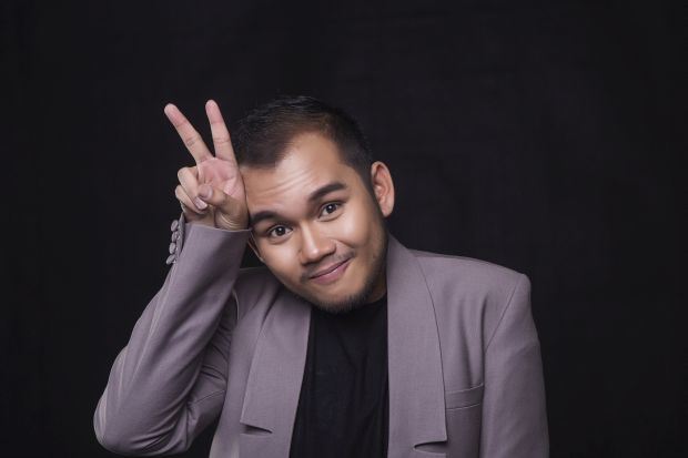 selebriti media sosial hadiahkan seni lukisan tangan, raih tumpuan peminat bts