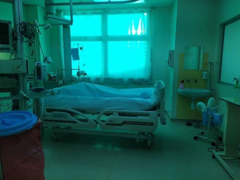 【新冠肺炎】医护员上载「包裹确诊遗体」照❗️「插喉前的通话或许是道别了」