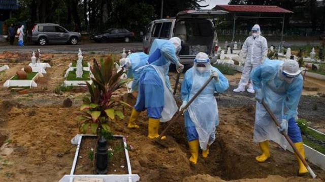 covid-19: jenazah makin meningkat, barisan hadapan hadapi cabaran getir