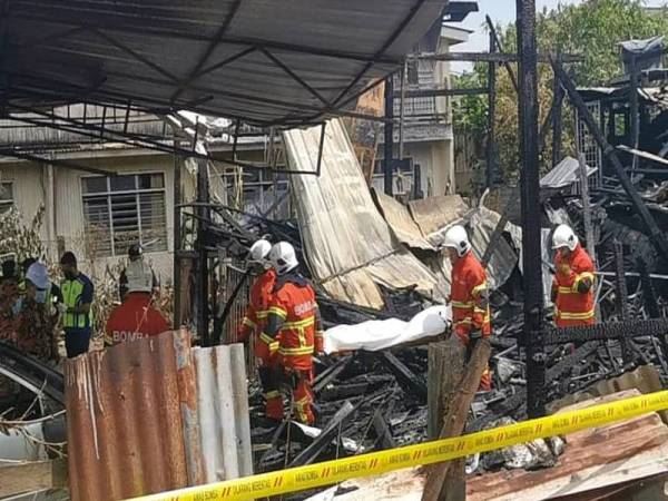 pasangan warga emas meninggal dunia akibat kebakaran, badan melecur hampir 50 peratus