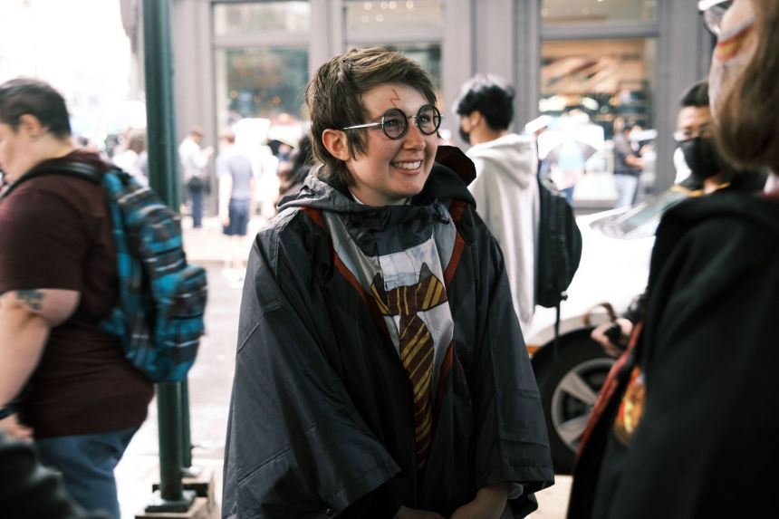 kedai harry potter terbesar di dunia dibuka