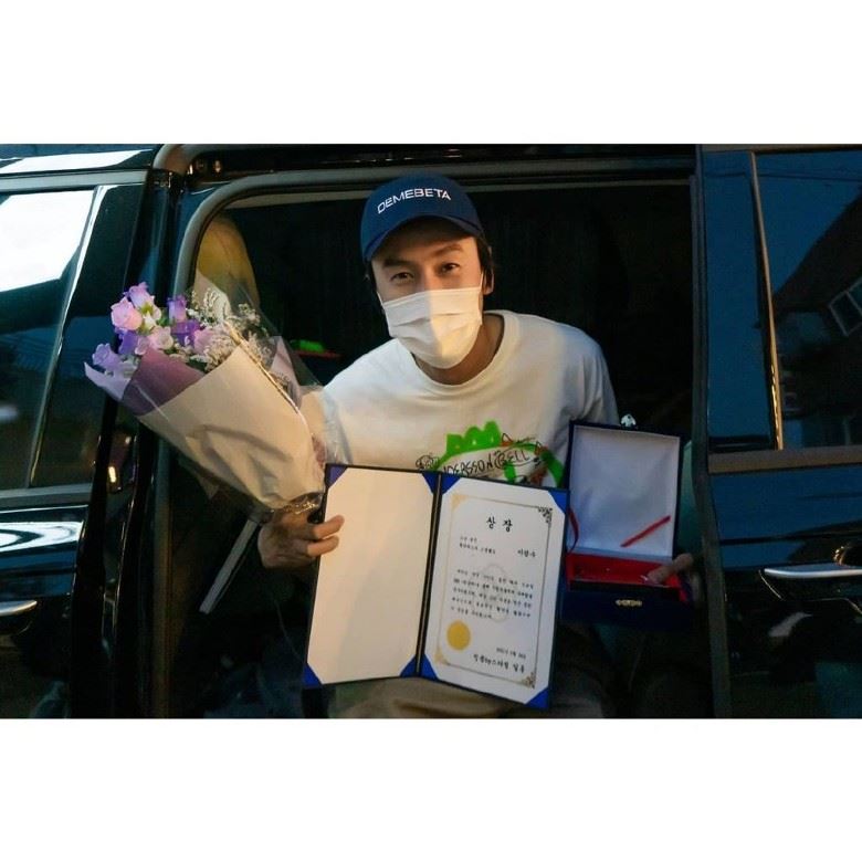 李光洙今天告别running man❗️最后一次录制照曝光❗️导演：光洙从不say no