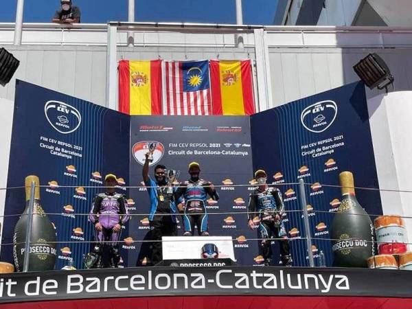 tahniah! damok rangkul juara cev moto3 remaja dunia, negaraku berkumandang di sepanyol 