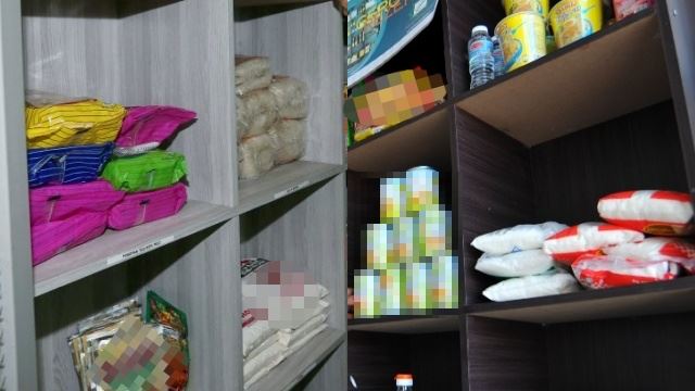 legasi nenek diteruskan, inisiatif gerobok rezeki sedekah barang keperluan kepada penduduk kampung terjejas