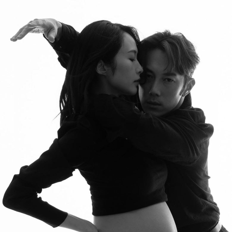 【多图】下个月就生啦❗️汤怡「8个月」怀孕写真曝光👶