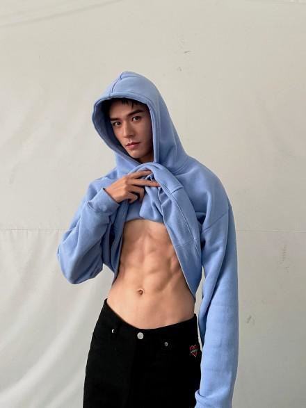 能成「大事」的人一般有这4个特点，敢对自己下狠手？