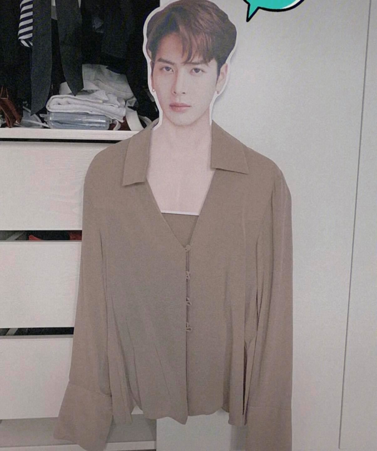 让人爆笑的礼物❗️王嘉尔衣架驾到🔥