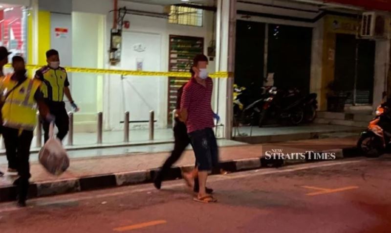 man arrested for trying to break a cash deposit machine in penang