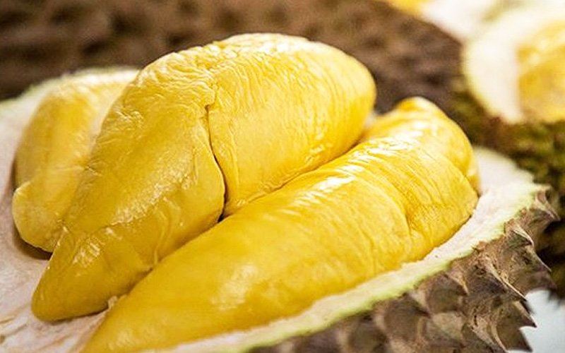 man allegedly dies from eating durian after vaccination, kkm debunks fake news