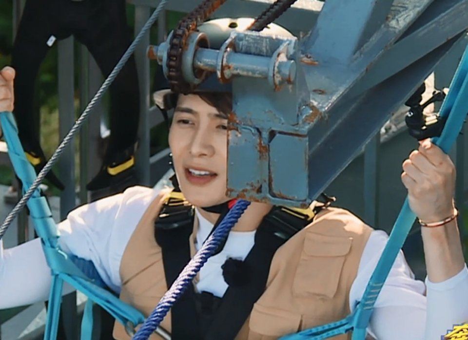 《奔跑吧》王嘉尔挑战「悬崖秋千」❗️主动接受惩罚man爆啊🔥