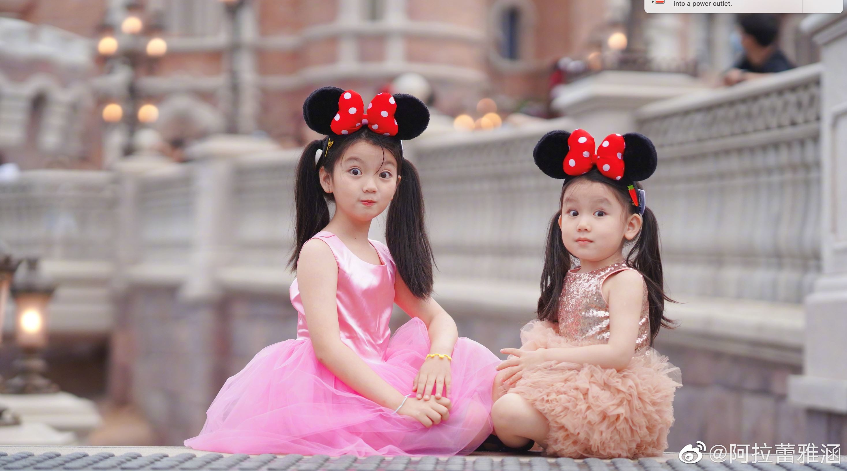 【多图】阿拉蕾和妹妹最新写真曝光❗️完美验证「没长歪」😍