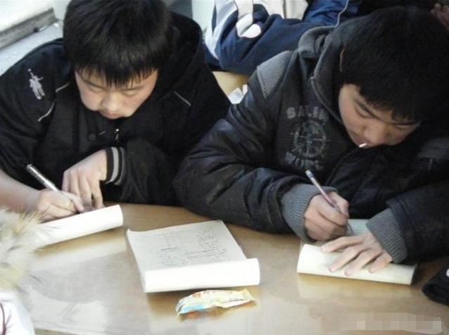 学生时代发生最美好的一瞬间，每个都好温暖！学生必看！