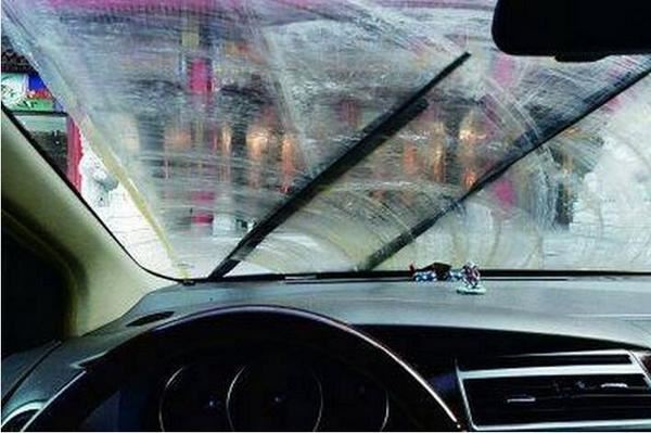 下雨时wiper怎么刷也刷不干净！5招让你不用换就能解决！