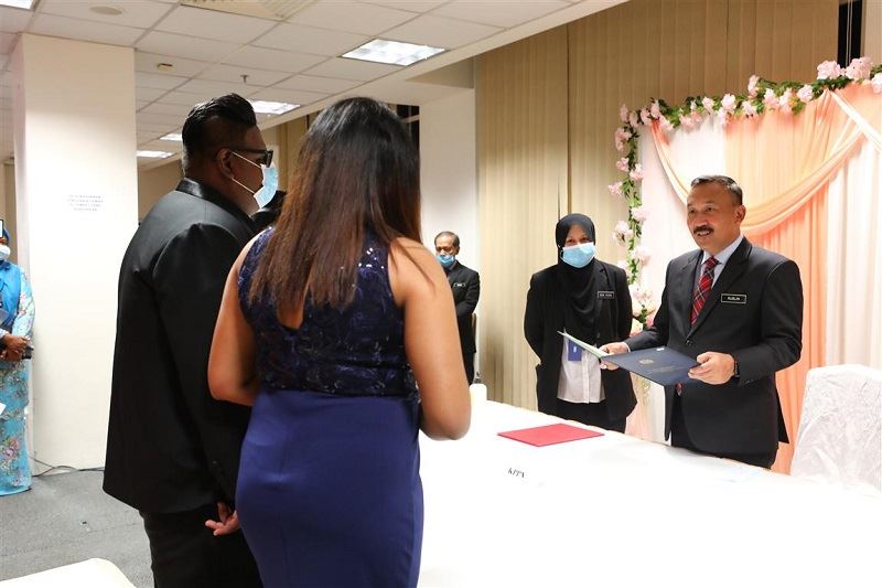 cmco: social events allowed, but patrons must adhere to covid-19 sops