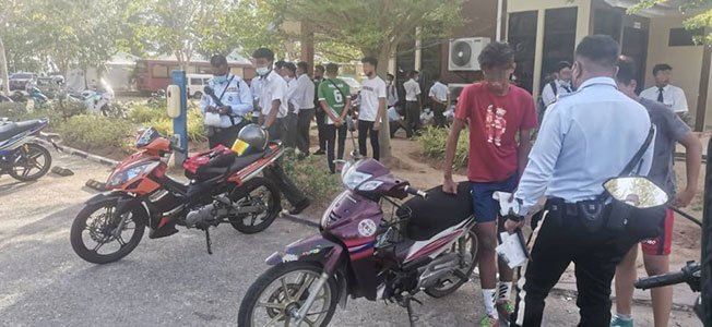 63 spm candidates fined for “celebrating” final exam day on the road 