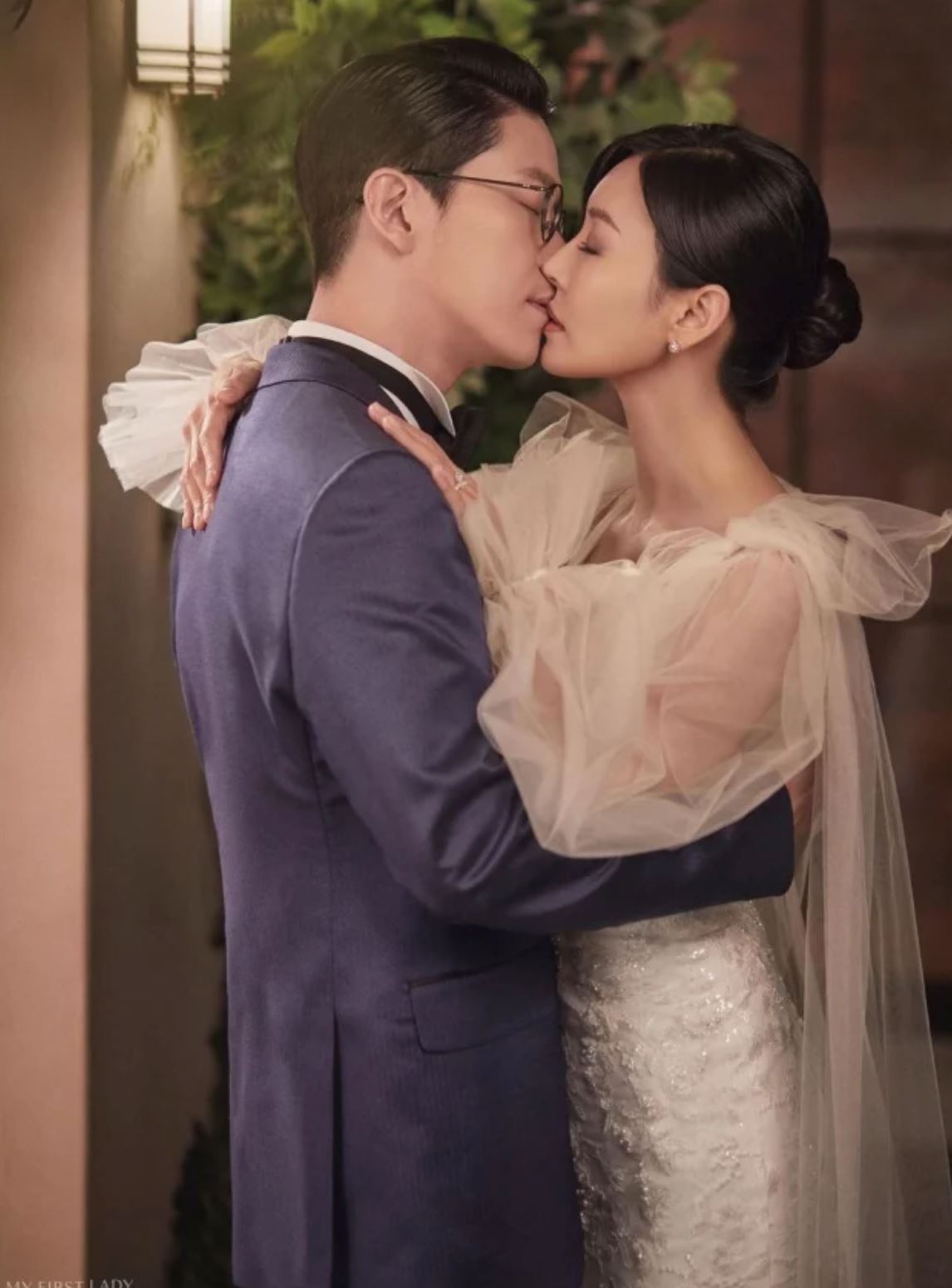 📺《penthouse》婚纱照超专业👰网友：顶楼最正经的是婚纱照