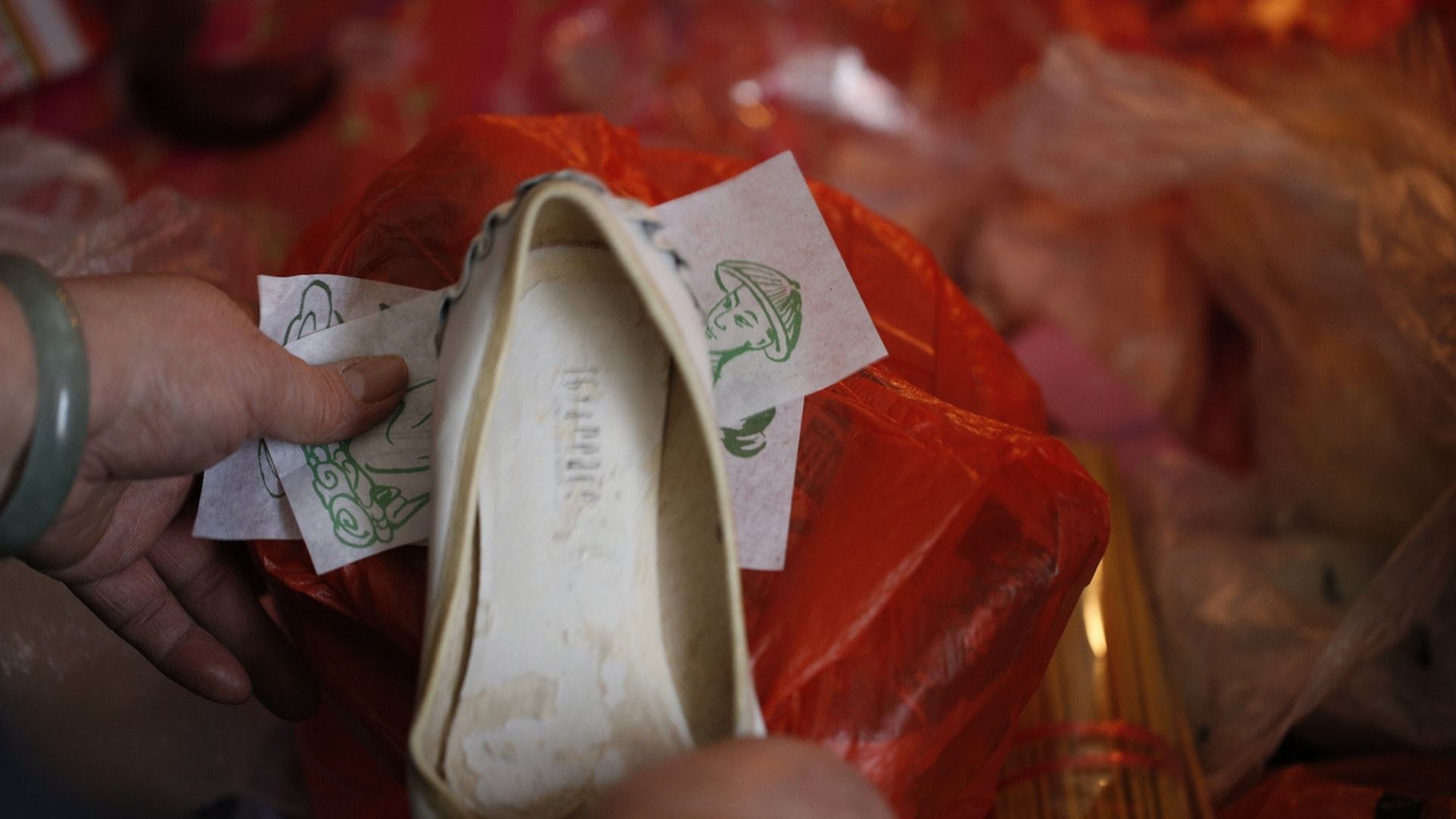 【惊蛰日】3月5日最适合「打小人」驱走瘟神啊❗️要怎么打呢🖐️