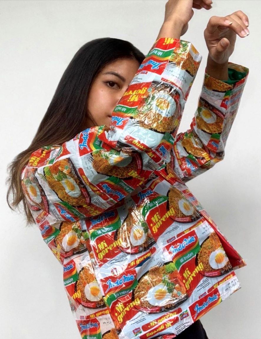 indonesian woman creates reversible jacket made out of mi goreng packets