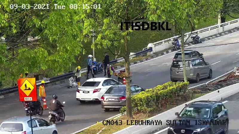 sinkhole causes traffic jam in kl