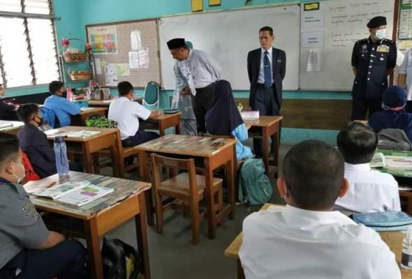 “cancel school holidays”: parents want students to “catch up”