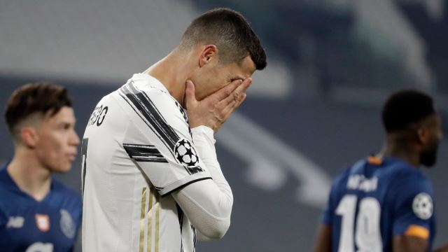 syok-juventus-porto-ronaldo-ap-2.jpg
