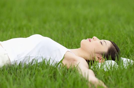 脸上有皱纹很显老？教你9个减少皱纹的妙招！赶快记起来！