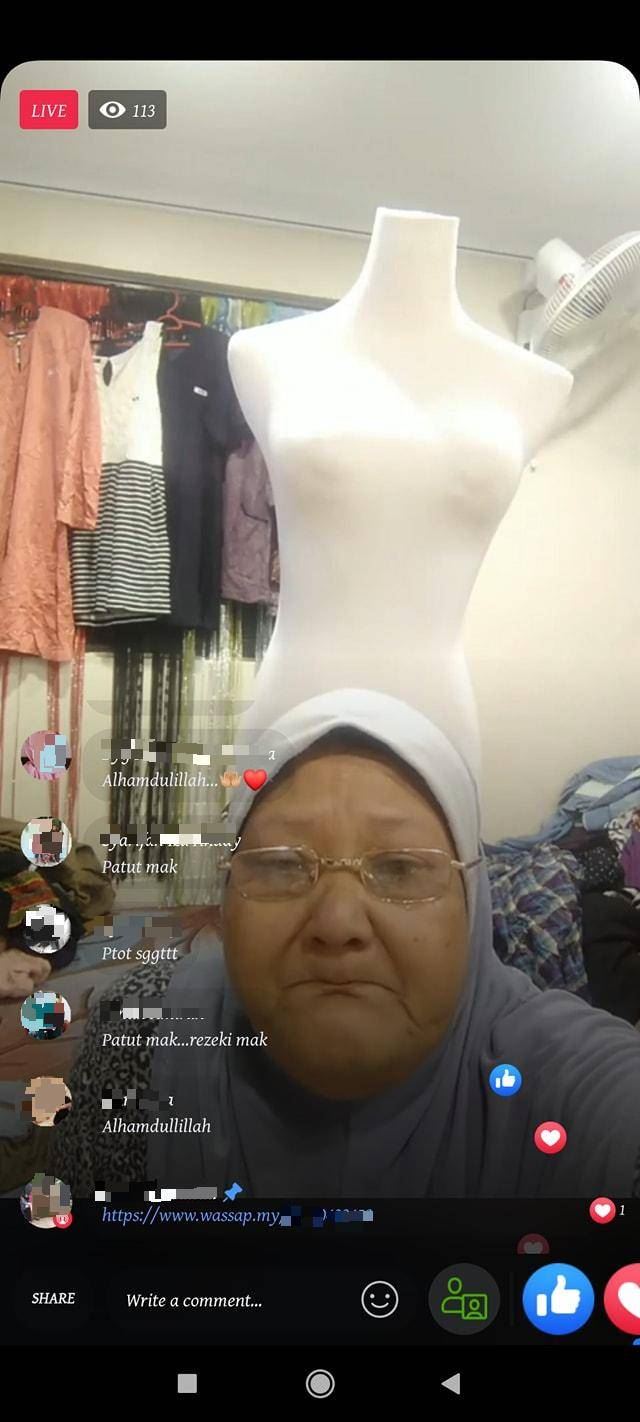 msian woman tears up after netizens team up to help with sales on 3am livestream