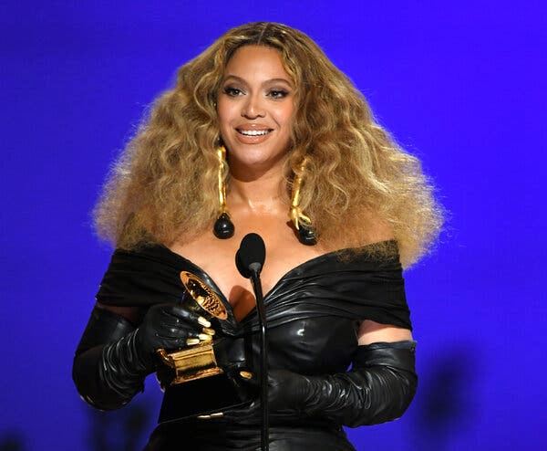 beyonce breaks record as the most awarded female artist in grammy history!
