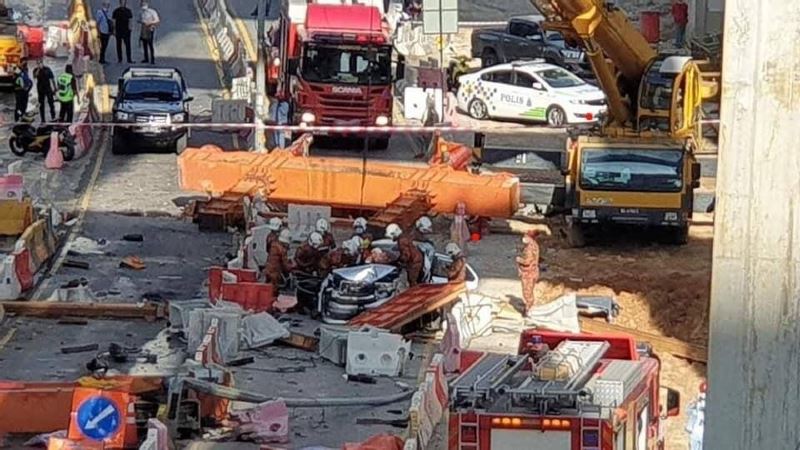 crane structure at suke highway construction site collapses, 3 workers dead