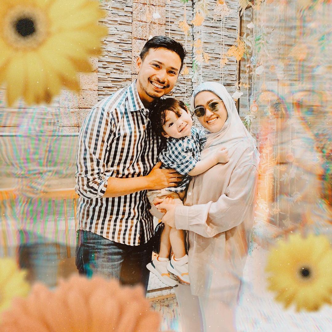 elfira loy pentingkan kebahagiaan keluarga, suka kongsi rezeki bersama - “percaya pada rezeki allah”