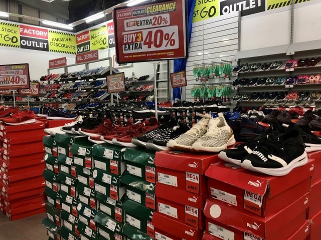 diskaun ekstra 40% untuk produk nike, puma, adidas & under armour di jualan penghabisan stok sports direct factory outlet
