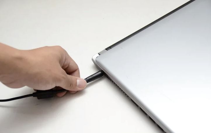 apa nak buat kalau air tumpah atas laptop?