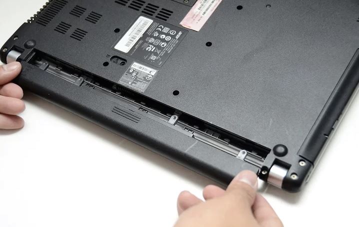 apa nak buat kalau air tumpah atas laptop?