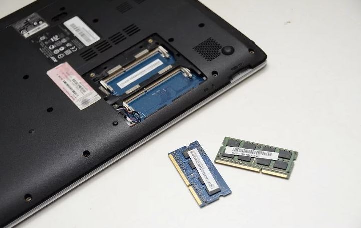 apa nak buat kalau air tumpah atas laptop?