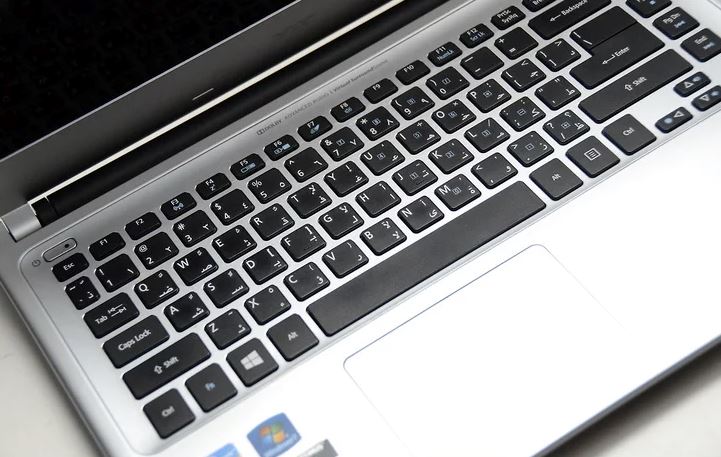 apa nak buat kalau air tumpah atas laptop?