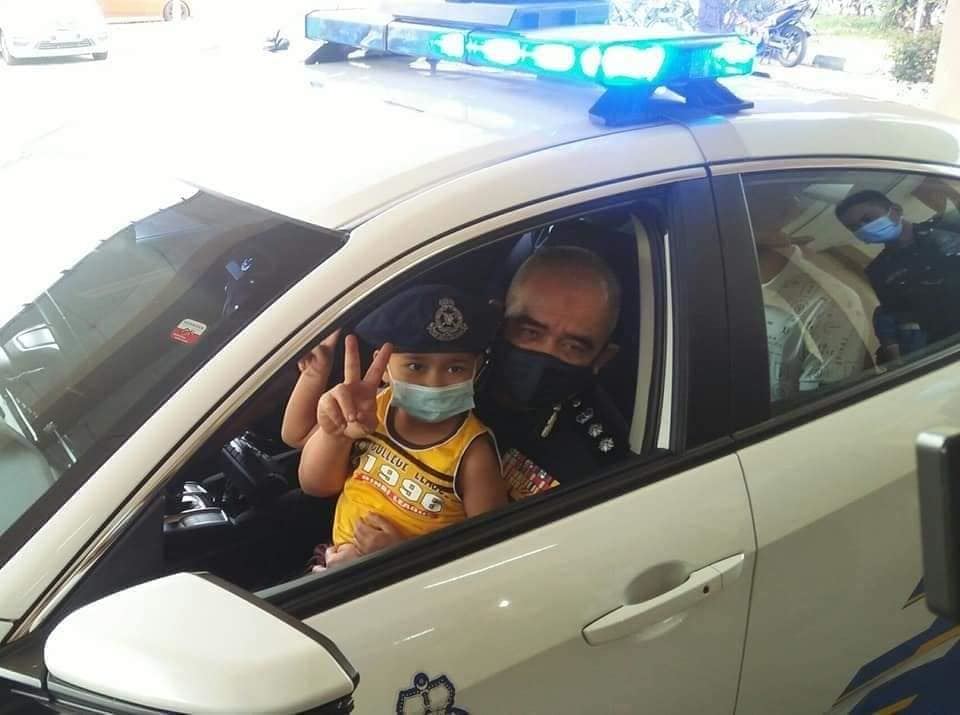 6岁男童患上癌症❗️警方帮他实现「当警察」心愿
