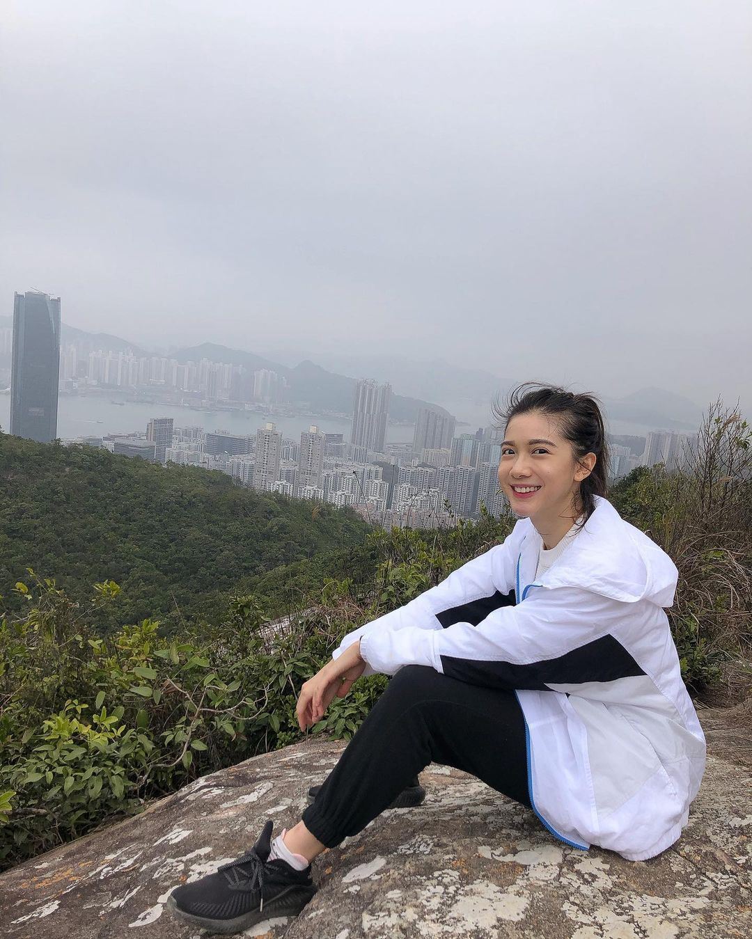 杨紫琼牵线❗️serene林宣妤到香港继续发展❗️签李嘉诚幼子公司